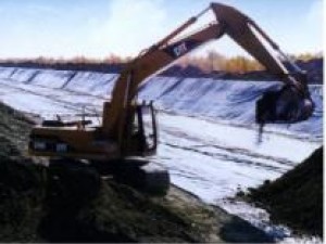 墨玉縣巴拉木歲干渠施工現(xiàn)場